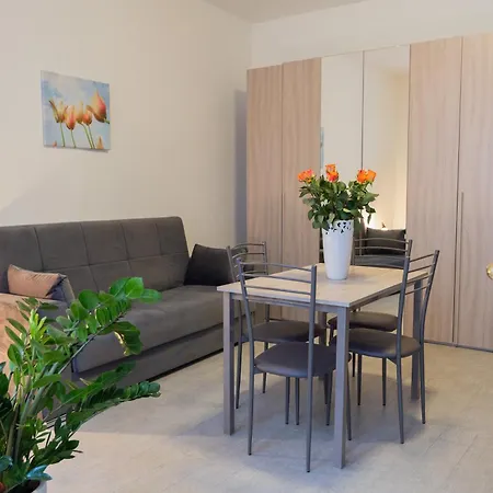 Monolocale Sguizzette Apartmán *